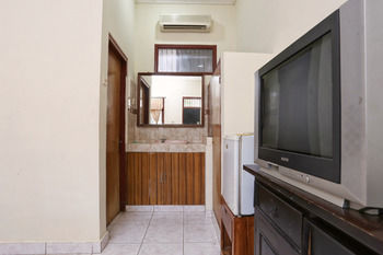 Reddoorz @ Poppies Lane 1 Hotel Kuta  Exterior photo