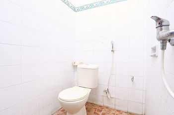 Reddoorz @ Poppies Lane 1 Hotel Kuta  Exterior photo